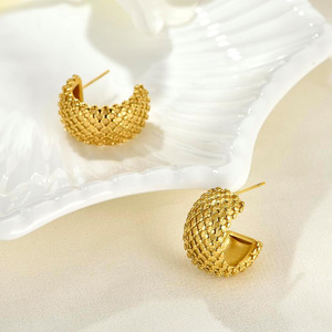 Orecchini a Perno con Texture Scolpita in Stile Francese per Donne, Accessori Vintage Chic per Orecchie, Regalo per Uso Quotidiano e Feste - Product Image 3