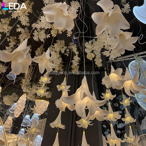 ไฟประดับเพดานงานปาร์ตี้ LEDA รูปทรงดอกลิลลี่สีขาว ไฟ LED PP 6 กลีบ สำหรับงานแต่งงาน - Product Image 5