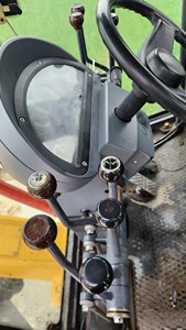 รถเกรดเดอร์ Caterpillar GR2403 รุ่นทางการ 215 แรงม้า มือสอง พร้อมเครื่องยนต์และปั๊ม รุ่นใหม่สำหรับขาย - Product Image 6