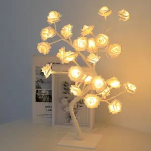 Moderne Art Birkenbaum mit Led-Licht Kokosnusslampe Rose Umarmung beleuchtet im Freien für Party
