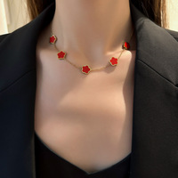 Tendencias de moda Nueva versión coreana del collar de dama de la Pequeña Flor de la suerte, collar de joyería fresca diaria de trébol de cinco hojas