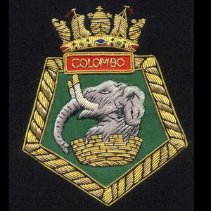 Écusson brodé personnalisé avec motif Aigle Couronné, à coudre en dentelle, badge en tissu avec épingle de sûreté pour vêtement, style circulaire - Product Image 1