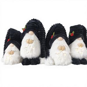 Decorazioni Natalizie Moderne e Personalizzate a Forma di Babbo Natale e Goblin, Realizzate in Tessuto. - Product Image 1