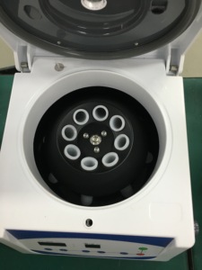 MKE TD4 Micro <span class=keywords><strong>Benchtop</strong></span> Max 4000 RPM Lage snelheid Draagbare 8*15ml buizen <span class=keywords><strong>Centrifuge</strong></span> Machine 2100xg RCF Universeel laboratoriumgebruik - Product Image 4