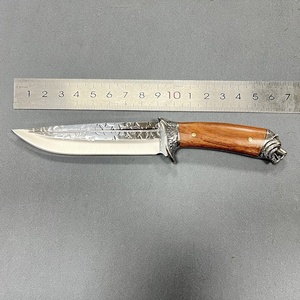 Cuchillos <span class=keywords><strong>de</strong></span> caza con mango <span class=keywords><strong>de</strong></span> madera <span class=keywords><strong>de</strong></span> aspecto feroz con tratamiento <span class=keywords><strong>de</strong></span> espejo en relieve <span class=keywords><strong>de</strong></span> Lobo, cuchillos <span class=keywords><strong>de</strong></span> hoja fija con vaina, cuchillos huntimg - Product Image 6