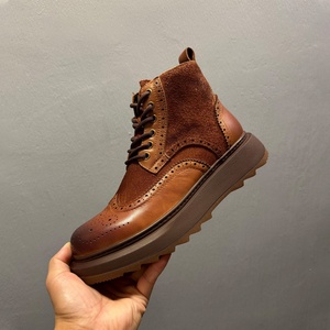 Botas de Cuero Retro con Grabado, Botas de Trabajo para Exteriores, Teñidas a Mano, con Suela Gruesa de Piel de Vaca, Botas Británicas de Tobillo - Product Image 2