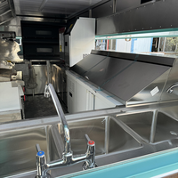 Remorque alimentaire de style bateau | Camion de restauration rapide mobile avec un design unique | Cuisine de rue personnalisée sur roues