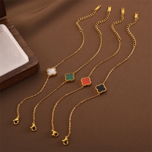 简约时尚，幸运四叶草钛钢女式手链，轻便奢华小众设计，不褪色cro - Product Image 1