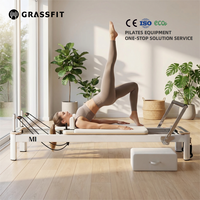 Machine de Pilates Reformer Grass Fit HealtTraining, lit de fitness en alliage d'aluminium blanc, barre de pied multifonctionnelle, Reformer Pilates coulissant