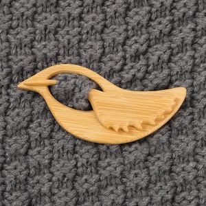 Cross Border Eco De Madeira Animal Broche Pin Novo Design Único para Presente - Product Image 2