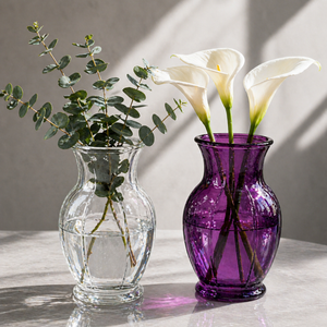 Vase en <span class=keywords><strong>verre</strong></span> côtelé <span class=keywords><strong>à</strong></span> panneaux transparents et violets avec base sur <span class=keywords><strong>pied</strong></span> pour centre de table de mariage et décoration intérieure moderne de luxe en gros - Product Image 1
