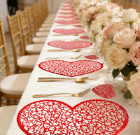 Set de table de mariage en PVC en forme de cœur, imperméable, antidérapant, résistant à la chaleur, décoration de table, chemin de table