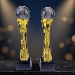 Trofeo Portátil Moderno y Personalizable Helios para el Mejor Deportista, Premio Dorado Brillante Metálico de Apex World Exports - Product Image 3