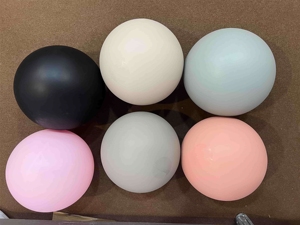 ลูกบอลโยคะขนาดเล็ก 8 นิ้ว (25 ซม.) ทำจาก PVC หนัก 300 กรัม สำหรับพิลาทิสและโยคะ ขนาด 20 ซม.  พร้อมโลโก้สั่งทำได้  ผลิตจากพลาสติกนิ่ม  สำหรับฟิตเนสและยิมนาสติก ป้องกันการแตก  สีเบจ - Product Image 6