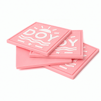 Étiquettes et patchs personnalisés en caoutchouc PVC souple et silicone injecté, avec logo 3D gaufré, pour vêtements et chapeaux