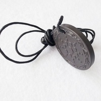 Prix d'usine Technologie japonaise Énergie scalaire de la science quantique Pendentif bohème en pierre de lave pour enfants en forme de fleur 3 pierres