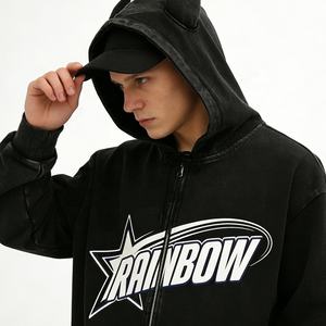 Felpa <span class=keywords><strong>con</strong></span> Cappuccio Personalizzata da Uomo <span class=keywords><strong>con</strong></span> Unico Dettaglio di <span class=keywords><strong>Corna</strong></span> del Diavolo, Stampa Grafica Vintage Lavata <span class=keywords><strong>con</strong></span> Stelle Arcobaleno e Dettagli <span class=keywords><strong>con</strong></span> Cerniera - Product Image 3