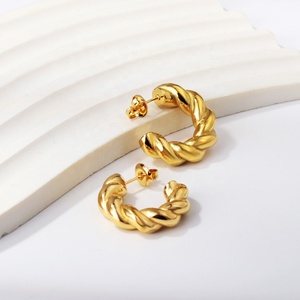 Nueva Tendencia, Pendientes de Aro de Moda Únicos Chapados en Oro PVD de 18K, Joyería de Acero Inoxidable Personalizada al por Mayor, Pendientes en Forma de C con Diseño de Cuerda Trenzada - Product Image 4