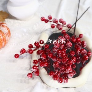 Decoraciones Navideñas de Espuma Plástica con Bayas Rojas Escarchadas Simuladas de Secret Garden, con 5 Ramas, para Decoración del Hogar y Bodas - Product Image 1