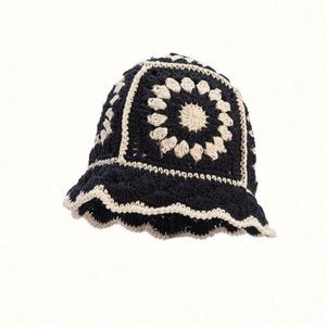 Gorro de Punto Personalizado Hecho a Mano, Estilo Bohemia, de Lujo, con Flores Caladas, Diseño de Copo de Nieve, para Invierno, con Borde Corto - Product Image 1