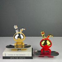 Vente en gros de figurines décoratives métalliques de lapin astronaute mignon, accessoires d'affichage intérieur pour magasin