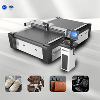 Machine de découpe automatique CNC pour cuir avec table d'alimentation automatique et couteau vibrant pour la découpe du cuir véritable, de la fourrure et du PU