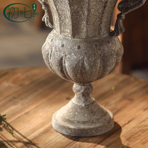 Pot de fleurs vintage en pierre, jardinière d'extérieur, urne décorative artisanale pour plantes et verdure - Product Image 4