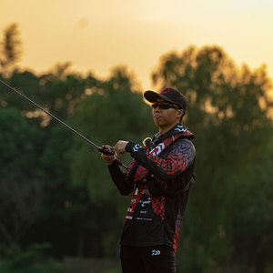 Canne à pêche Salamandra Mx Lure Rod 4M, action moyenne rapide, pour la pêche au black-bass en rivière avec des guides SIC, deux sections. - Product Image 2