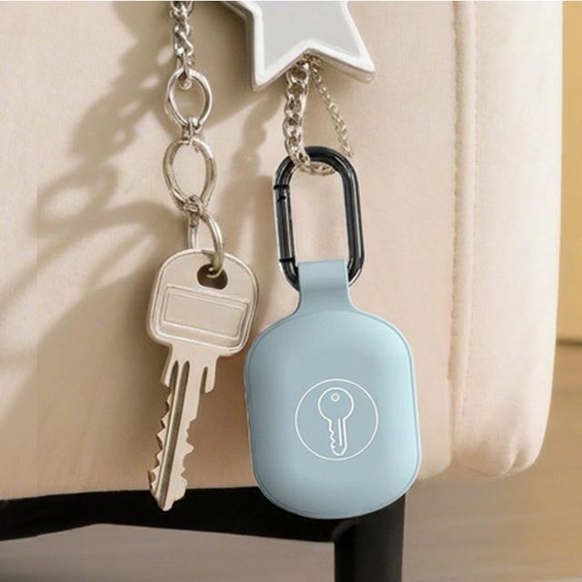 Dual System IOS/Android Tracker Smart Tags for Keys Luggage Wallet & Vehicles with up to 20 Hours Battery Life