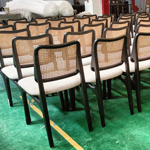 <span class=keywords><strong>Chaise</strong></span> d'événement <span class=keywords><strong>de</strong></span> location durable à dossier en rotin, en bois massif moderne, à prix bas, avec rembourrage - Product Image 4