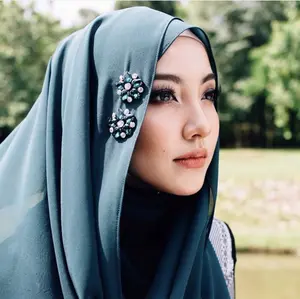 Wholesale High Quality Islamic Malaysia Wrap Muslim Women Hijabs Handmade Rhinestone Flowers Georgette Voile Chiffon Hijab Scarf