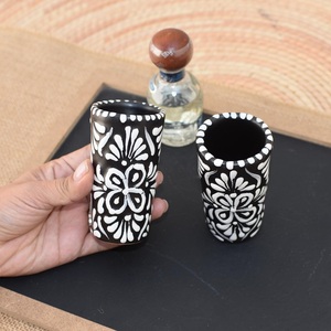 Verres à liqueur de tequila personnalisés de 2 oz tasse en céramique peinte à la main avec des cadeaux de conception de poterie mexicaine Talavera pour les amis - Product Image 5
