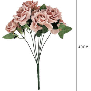 Décoration <span class=keywords><strong>de</strong></span> fond florale artificielle <span class=keywords><strong>de</strong></span> style nordique 7 têtes bouquets <span class=keywords><strong>de</strong></span> fleurs <span class=keywords><strong>de</strong></span> roses en soie artificielle pour les paramètres intérieurs - Product Image 3