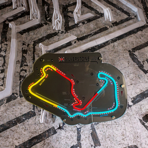 2025 personalizzabile Silverstone circuito Neon LED segno di luce IP67 Rating argento Logo auto con temperatura colore corpo acrilico - Product Image 3