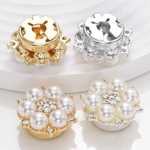 Boutons de manchette plaqués écologiques de luxe en perles et strass pour femmes, accessoires de robe, vente en gros - Product Image 2