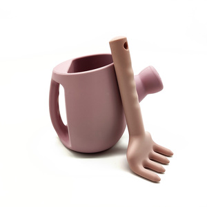 Annaffiatoio in Silicone con Set di rastrelli, perfetto per i più <span class=keywords><strong>piccoli</strong></span> che giocano in <span class=keywords><strong>giardino</strong></span> o in spiaggia - Product Image 1