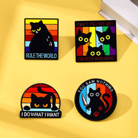 Badges en émail personnalisés en gros, design chat noir amusant, fabrication directe usine, OEM ODM, stock disponible