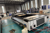 Machine de découpe laser à fibre CNC économique de 2000 W pour les petites entreprises, traitement de tôles métalliques et d'aluminium avec une haute précision et une grande vitesse