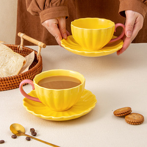 Ensemble tasse à café et soucoupe en céramique de Chaozhou, couleur jaune unie, style coréen, design élégant pour cadeaux DB1551 - Product Image 4
