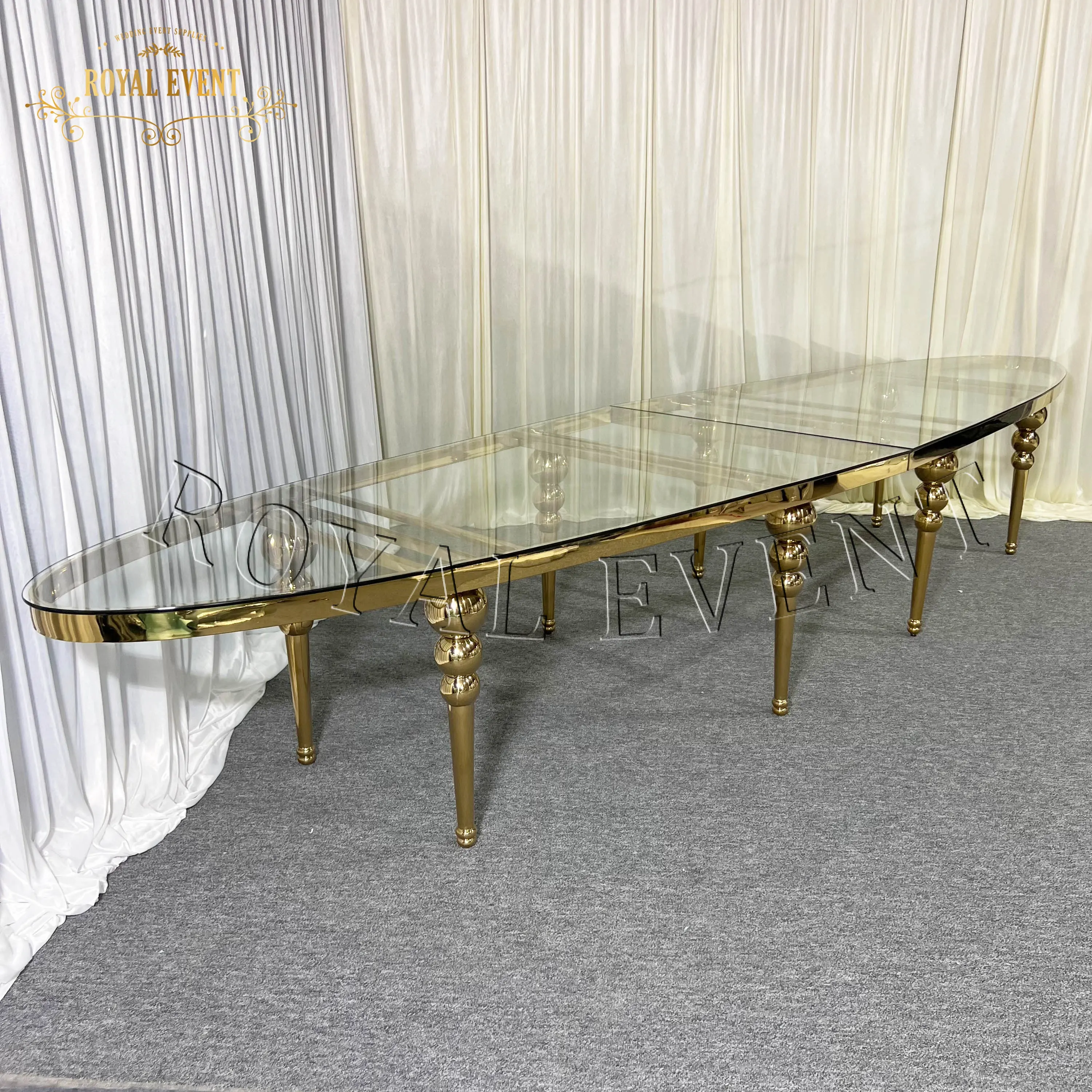 लक्जरी फर्नीचर गोल्डन डाइनिंग टेबल ग्लास शीर्ष स्टेनलेस स्टील टेबल दुल्हन और होटल फर्नीचर के लिए दूल्हे डाइनिंग टेबल