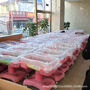 Cuna de lactancia Cimai R01 con altura ajustable manualmente, color rosa, para el cuidado del recién nacido en casa. - Product Image 4