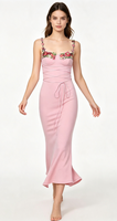 Robe longue corset rose sans col à imprimé floral vintage, idéale pour les soirées et les fêtes, vente en gros, fabrication B2B, directement de l'usine.