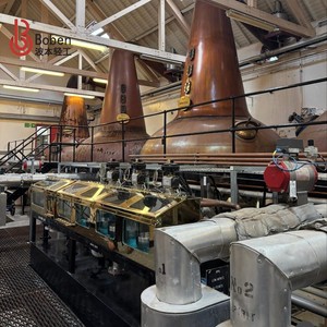 Équipement de <span class=keywords><strong>distillerie</strong></span> de whisky écossais Boben, alambic industriel en cuivre de 100L à 15000L pour la distillation de spiritueux - Product Image 1