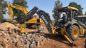 פטיש הידראולי YLB680 למחפר, פטיש הידראולי לשבירת בטון וסלעים F6, אזמל Sb40 68 מ\\\"מ עבור מחפרי 3cx 4cx 580 - Product Image 2