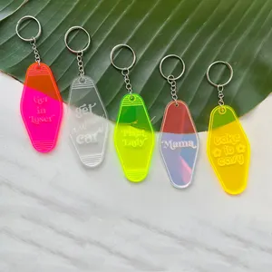 Motel Keychain số lượng lớn tùy chỉnh Acrylic Móc Chìa Khóa đầy màu sắc khắc trống cổ điển khách sạn móc khóa Holographic