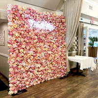 Mur floral MoKtong Peach Blush 8ft x 8ft enroulable 5D avec roses et pivoines en soie au toucher réel et verdure pour un mariage doux et romantique