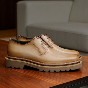 Chaussures pour hommes en cuir véritable luxueuses - Chaussures Oxford en cuir uni fabriquées à la main - Chaussures habillées pour affaires - Style estival - Product Image 2