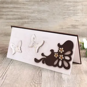 アフリカのための新しいデザインの蝶の形の木製の結婚式の招待状