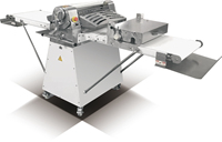 Machine automatique de laminage de pâte à pain Donut Pizza Croissant Pain Pâte Pâte Rouleau Formant et avec Feuille de Coupe Baklava Station de Découpe