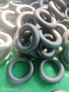 <span class=keywords><strong>Pneus</strong></span> de moto en gros d'usine professionnelle 70/90-17 Nouveau boîtier de qualité de pneu Tubeless Pneu de moto en gros 70/90-17 - Product Image 4